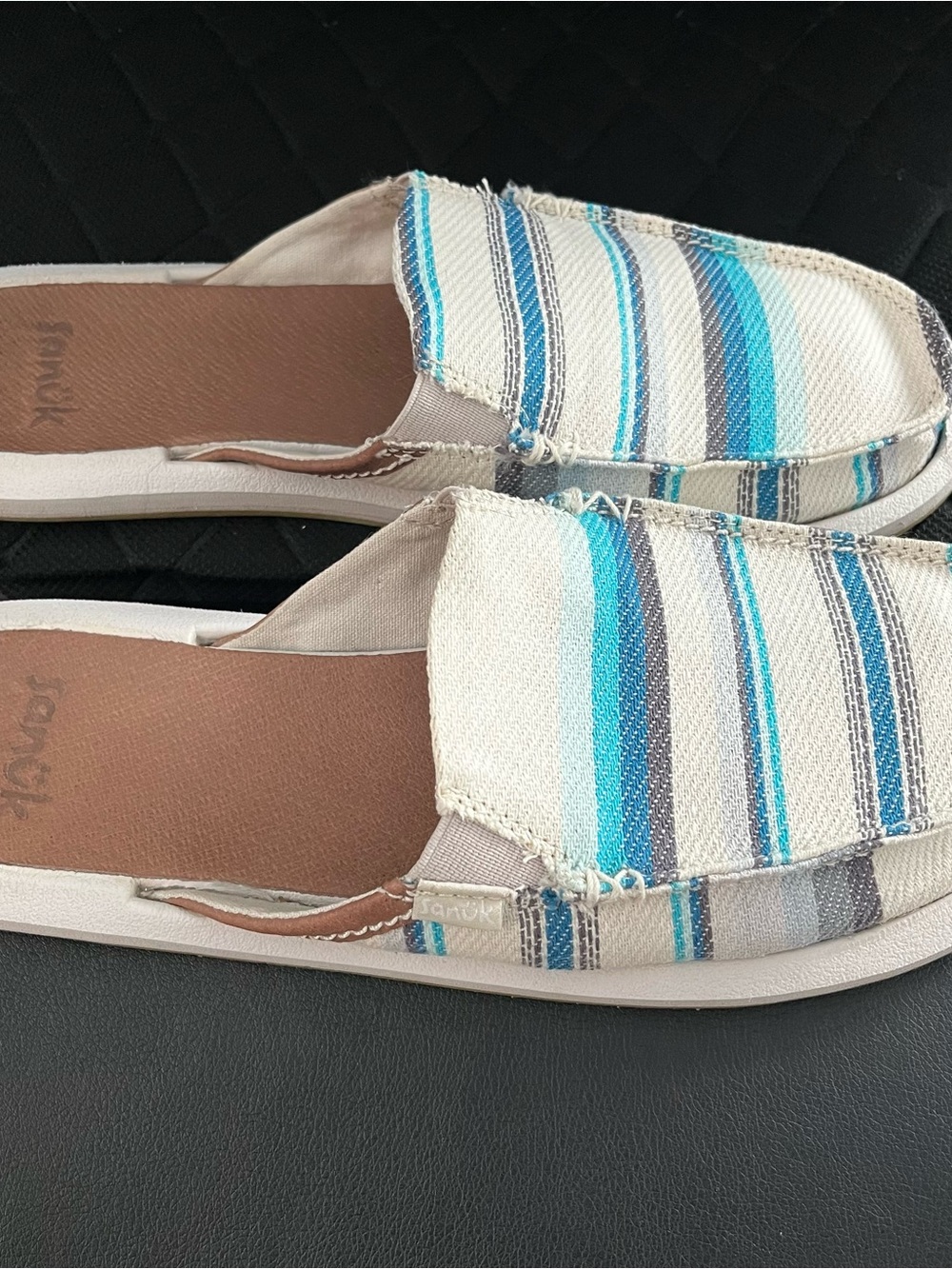 SANÜK Women’s Slides/mules You Got My Back Blanket Stripe Size 9